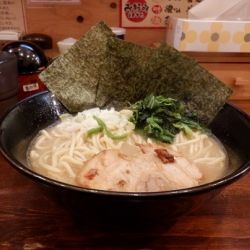 醤油豚骨らーめん