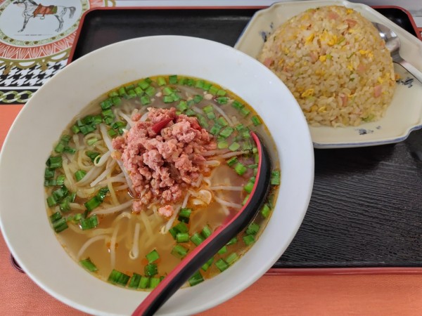 「セットメニュー　（台湾塩ラーメン＋炒飯）」@台湾料理 鑫茂の写真