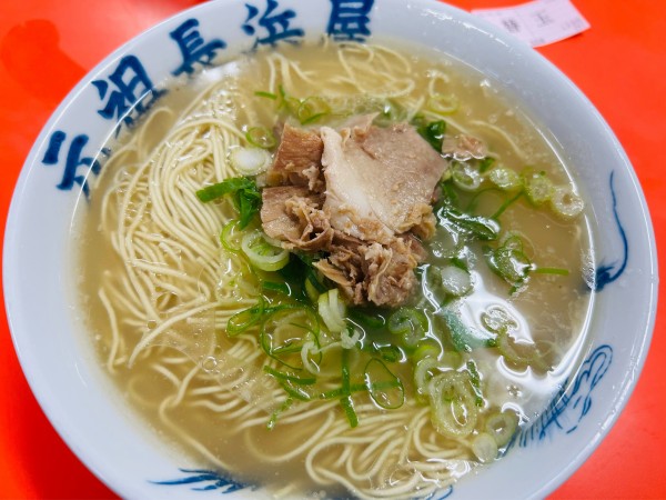 「ラーメン（550円）替玉（150円）」@元祖 長浜屋の写真