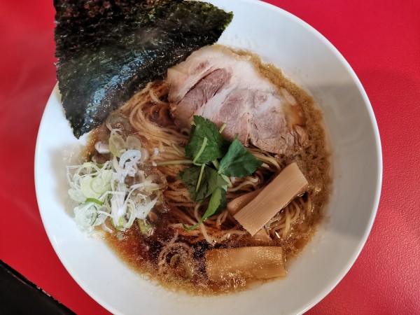 「鶏醤油らーめん」@一華の写真