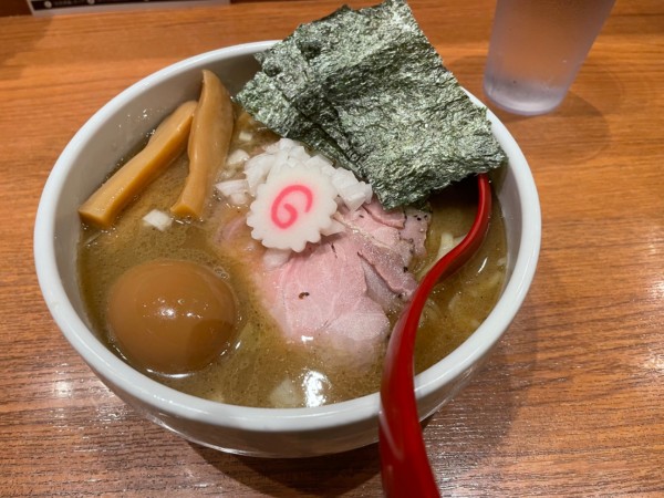 「特製煮干し中華そば」@煮干中華そば 鈴蘭 新宿店の写真