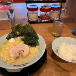 豚骨塩ラーメン