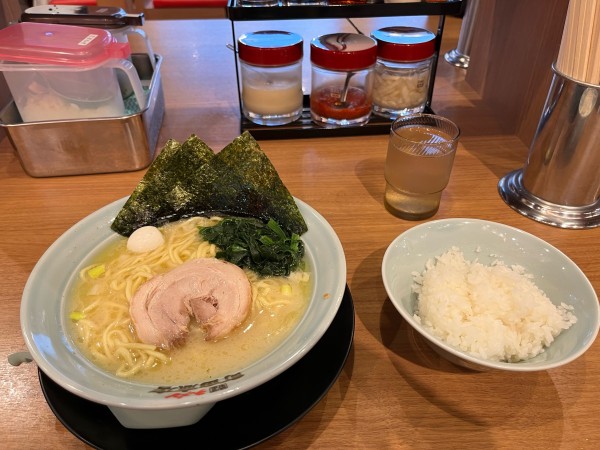 「豚骨塩ラーメン」@町田商店 大垣店の写真