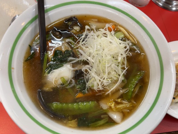 「五目うま煮ラーメン920円（麺半分）」@ニューピリカ 華の写真