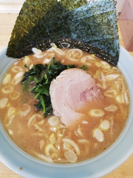 「とんこつ醤油ラーメン」@横浜家系らーめん 玉家の写真
