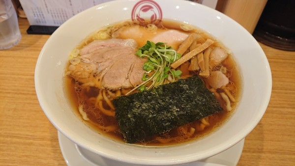 「醤油らーめん+大盛」@らーめん 一葉の写真