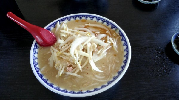 「みそラーメン900円」@食堂 ニューミサの写真
