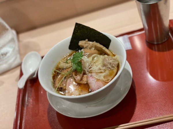「特製 蔵出し醤油そば」@麦と麺助 新梅田中津店の写真