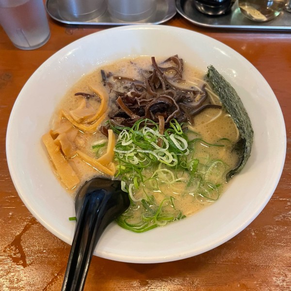 「ラーメンセット+半玉  ￥990+￥90」@博多拉麺 一休 本店の写真