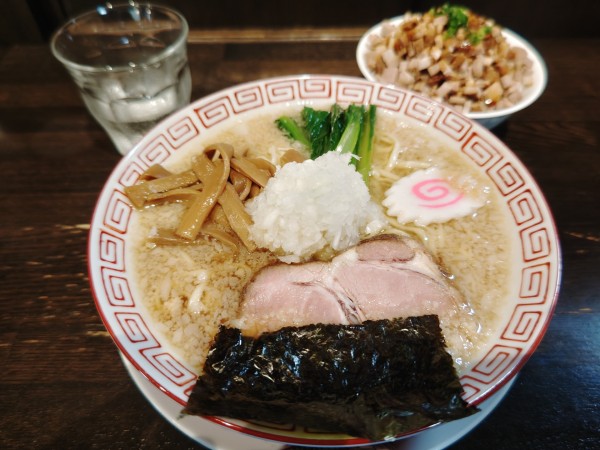 「背脂中華ソバ９５０円&肉めし小200円」@Miya De La Soulの写真