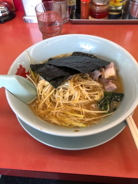 「醤油ネギラーメン ライス餃子セット」@ラーメン山岡家 大口店の写真
