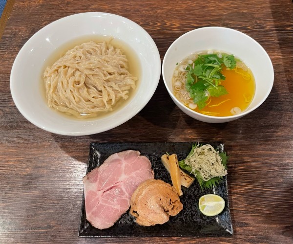 「【限定】特製煮干し水の淡麗つけ麺（塩）」@麺屋 真心の写真