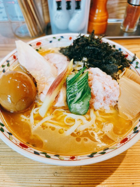 「ズワイ蟹の冷やしらーめん 味玉入り」@らーめん いつ樹 本店の写真
