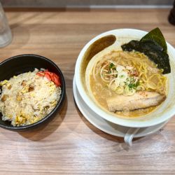 半辛味噌.チャーハンセット(2辛)940円