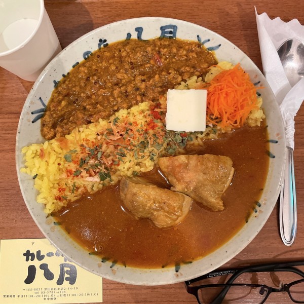 「チキンカレー（あいがけキーマ）」@カレーの店 八月の写真
