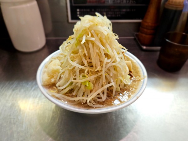 「小ラーメン(全マシ)」@らーめん大 大久保店の写真