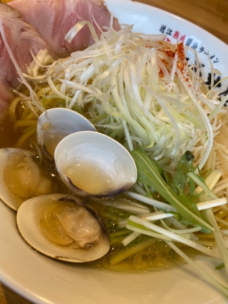 「貝出汁ラーメン」@近江熟成醤油ラーメン 十二分屋 新座馬場店の写真