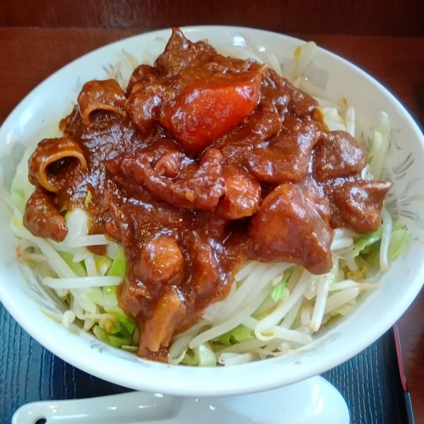 「汁なしもつカレー」@ラーメンあやの写真