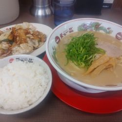 こってりラーメン+ホルモン定食