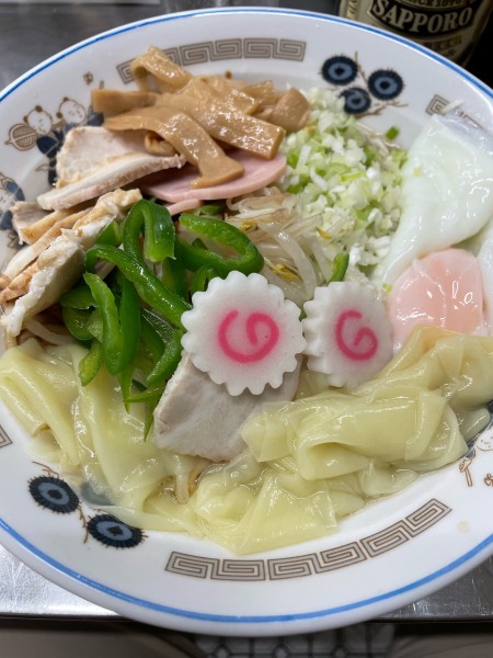 「五目ワンタン油そば」@中華そば みたかの写真