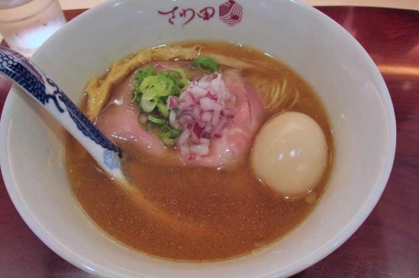 「味玉炭火焼鯵煮干し　1,100円」@鴨そば さわ田 ヨドバシ横浜店の写真
