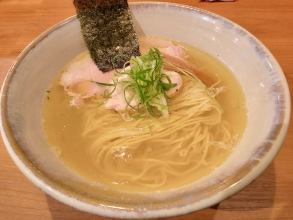 「塩らぁめん」@Japanese Ramen 五感の写真