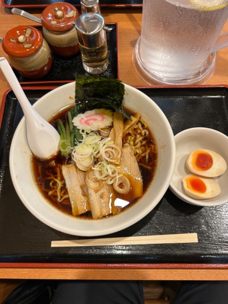 「會津黒中華そば800円➕煮玉子100円」@會津黒中華の写真