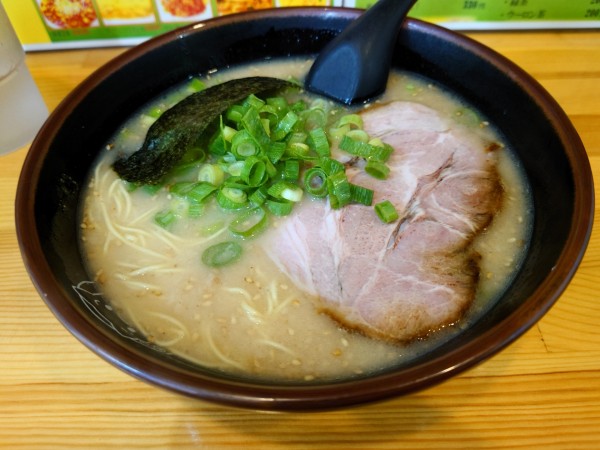 「長浜ラーメン＋半チャーハンセット」@博多ラーメン 長浜や 平和島店の写真