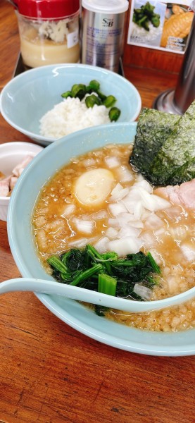 「ラーメン(並)730円 麺半」@横浜ラーメン 武蔵家 成増店の写真