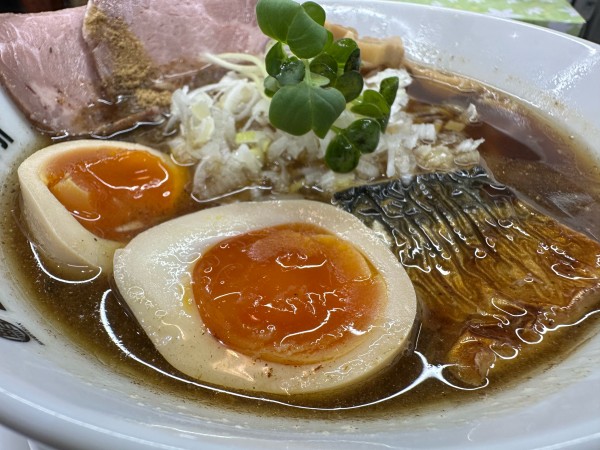 「サバ醤油ラーメン」@サバ6製麺所 藤沢柄沢店の写真