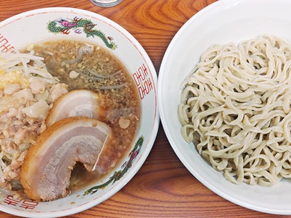 「つけ麺（麺少なめニンニクヤサイアブラ）」@ラーメン二郎 亀戸店の写真