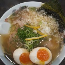 塩ラーメン（味玉付き）