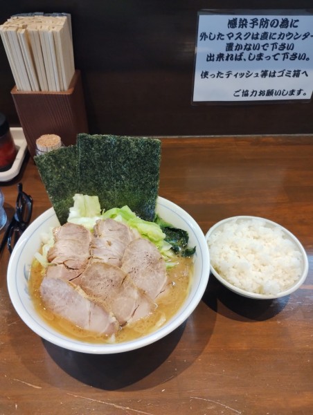 「キャベツチャーシューメン　1100円」@横浜家系ラーメン 中島家の写真