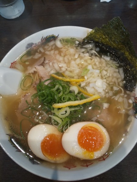 「塩ラーメン（味玉付き）」@来来亭 恵那店の写真