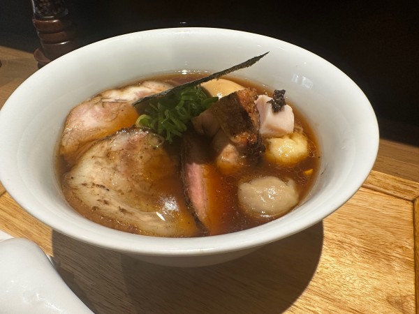 「特製醤油らぁ麺」@らぁ麺や 嶋の写真