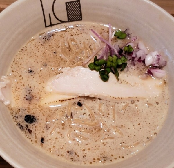 「【無料券利用】醤油焦がし鶏白湯 ￥980→￥0」@鶏soba Luca Lifeの写真