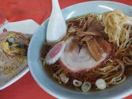 「ラーメン(400)＋半チャーハン(450)」@宝明楼 大口店の写真