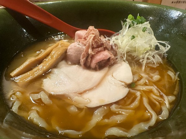 「焼きあご塩らー麺」@焼きあご塩らー麺 たかはし 大船店の写真