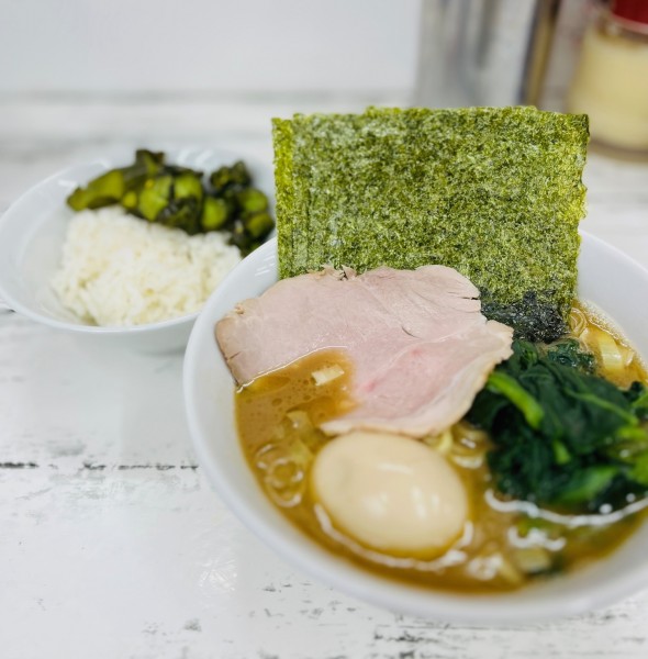 「半ラーメン（￥700）＋味玉（￥100）＋ライス」@二代目 谷瀬家の写真