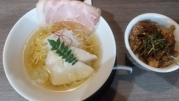 「冷やし塩ラーメン山椒（期間限定）850円」@龍瞳の写真