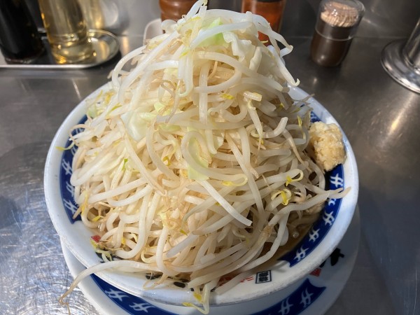 「塩らーめん　850円」@ラーメン大 下高井戸店の写真