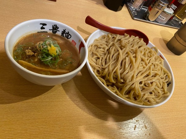 「特製濃厚魚介つけ麺」@三豊麺 神戸岡本店の写真