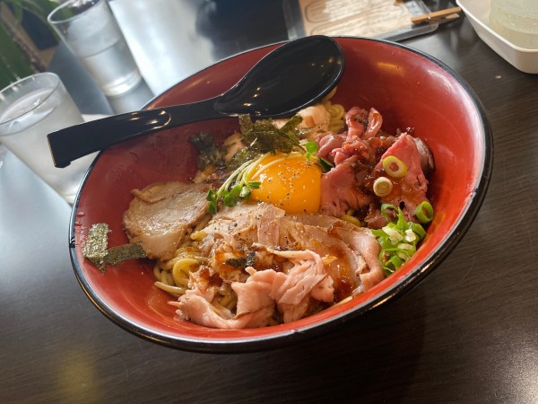 「肉肉まぜそば」@肉麺ひだまり庵の写真