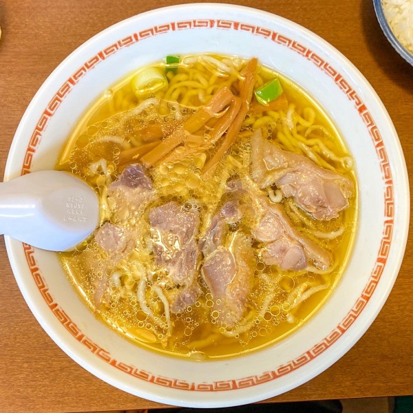 「鶏チャーシュー麺（醤油）¥1,010 Bセット（鶏皮と白飯）¥1」@中華そば 嘉一の写真