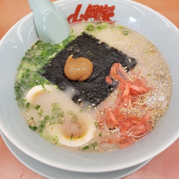「朝ﾗｰﾒﾝ　無料tp味玉　紅生姜¥540」@ラーメン山岡家 熊谷店の写真