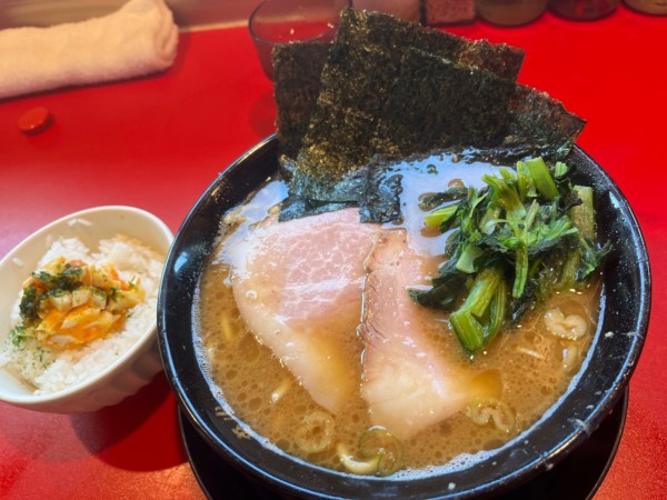 「ラーメン　チャーシュー増し　たまごまぶし」@厚木家の写真