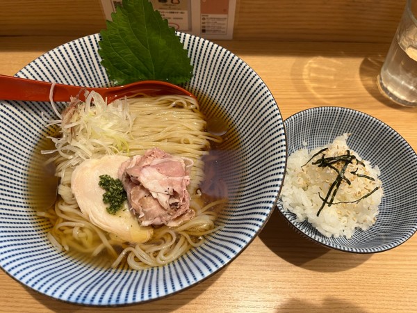 「【限定】羅臼昆布と焼きあごの冷しとろみそば」@焼きあご塩らー麺 たかはし 恵比寿店の写真