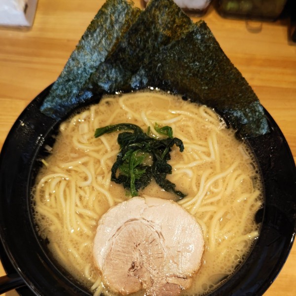 「醤油ラーメン(790円)」@横浜家系ラーメン 飛龍家の写真