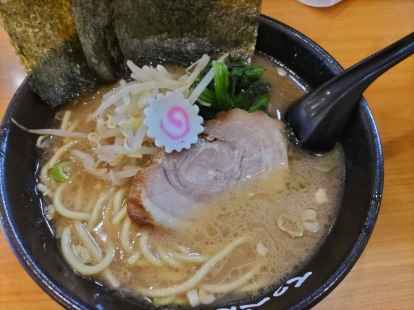 「ラーメン」@横浜ラーメン てっぺん家 元住吉店の写真