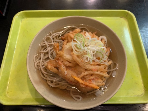 「かき揚げ天そば（関西）」@都そばの写真